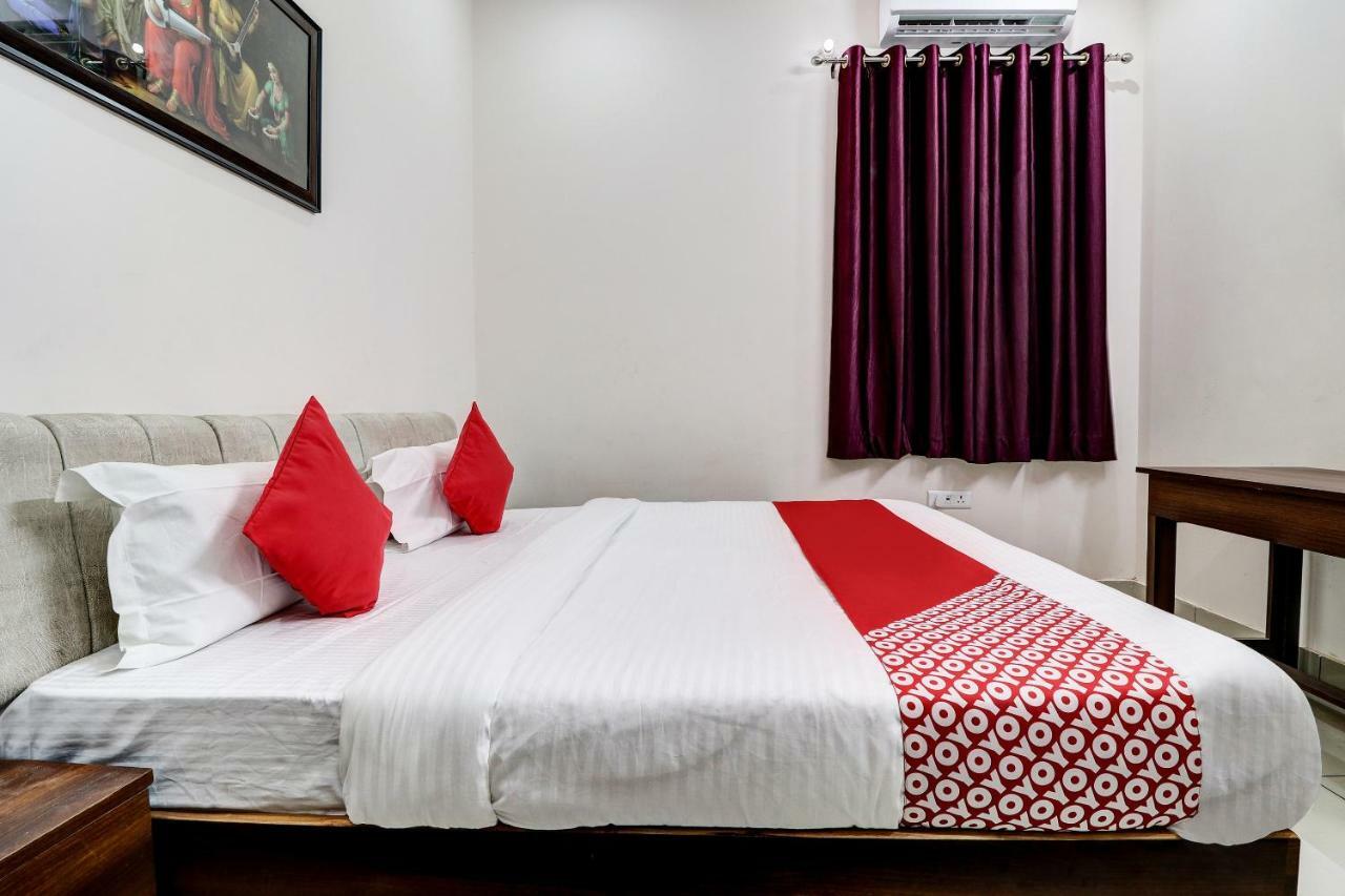 Oyo 38208 Hotel Prakash Kunj ラクナウ エクステリア 写真