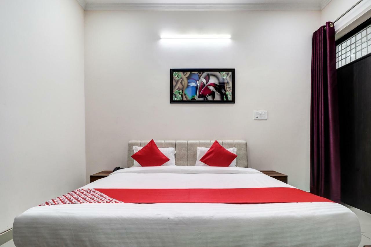 Oyo 38208 Hotel Prakash Kunj ラクナウ エクステリア 写真